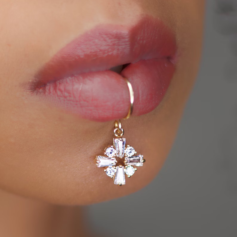 Luxo cor de ouro flor forma br - Body Jewelry Quality avaliação e preço