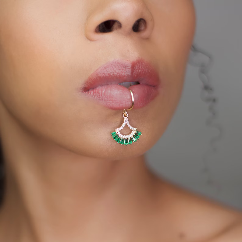 Luxo cor de ouro flor forma br - Body Jewelry Quality avaliação e preço